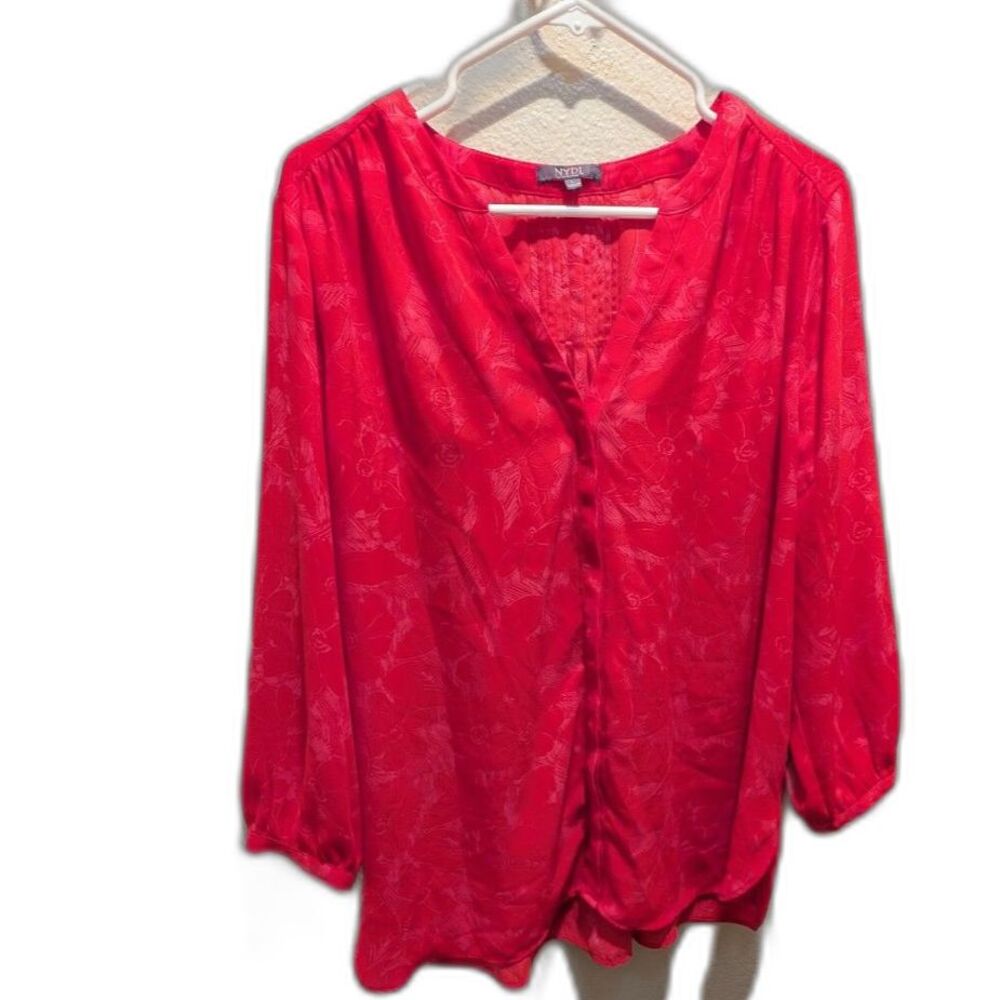 NYDJ Red Floral Pintuck Blouse – Size L BOXi